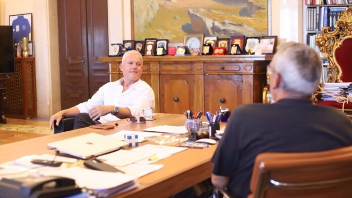 Συνάντηση Γ. Χατζημάρκου και Γ.Γ. Φώτη Μάγγου για να βελτιωθεί η ζωή στα μικρά νησιά