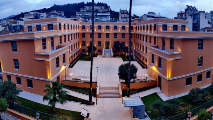 Πάτρα: Ευρεία σύσκεψη στο Δημαρχείο για έργα και κυκλοφοριακό