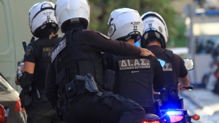 Κορυδαλλός: Καταδίωξη 30χρονου που προσπάθησε να διαφύγει με κλεμμένη μοτοσικλέτα