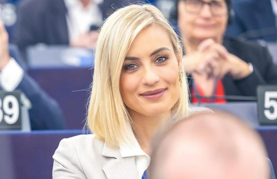 Ελεονώρα Μελέτη: Η ψυχική υγεία στη δουλειά δεν είναι πολυτέλεια – Είναι δικαίωμα
