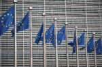 Κομισιόν για την Ελλάδα: Πρωτιά στους φόρους ενέργειας και μείωση του κενού ΦΠΑ