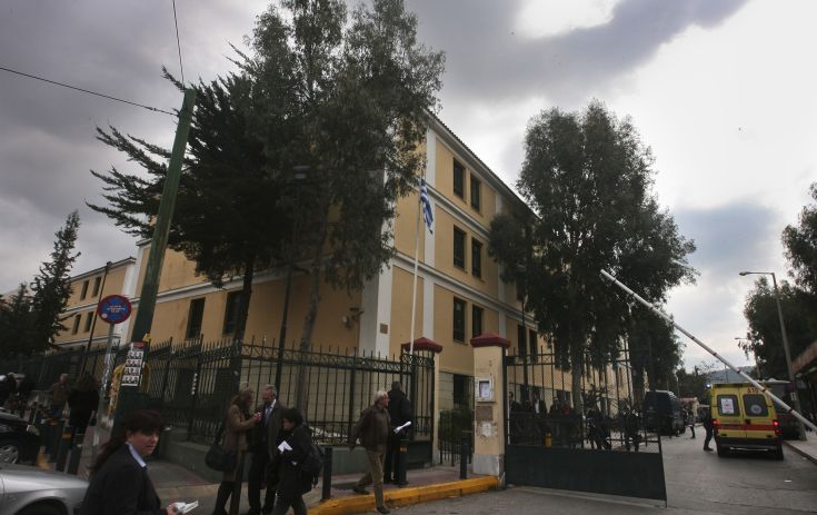 Ευελπίδων: 40χρονος Τυνήσιος κρατούμενος απέδρασε στη μεταγωγή του – Ανθρωποκυνηγητό από την ΕΛ.ΑΣ.