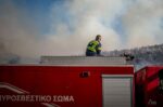 Φωτιά στην Ανάβυσσο: Ξεκίνησε από αυτοκίνητο και επεκτάθηκε σε χαμηλή βλάστηση