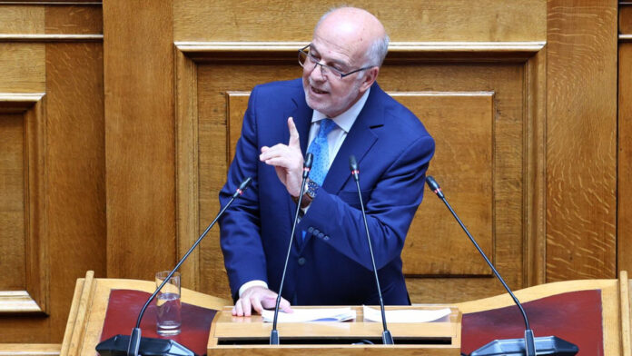Γ. Φλωρίδης: Ο Τσίπρας ζητά την παραίτησή μου για το Μάτι, όπου έστησε εκείνο το θέατρο