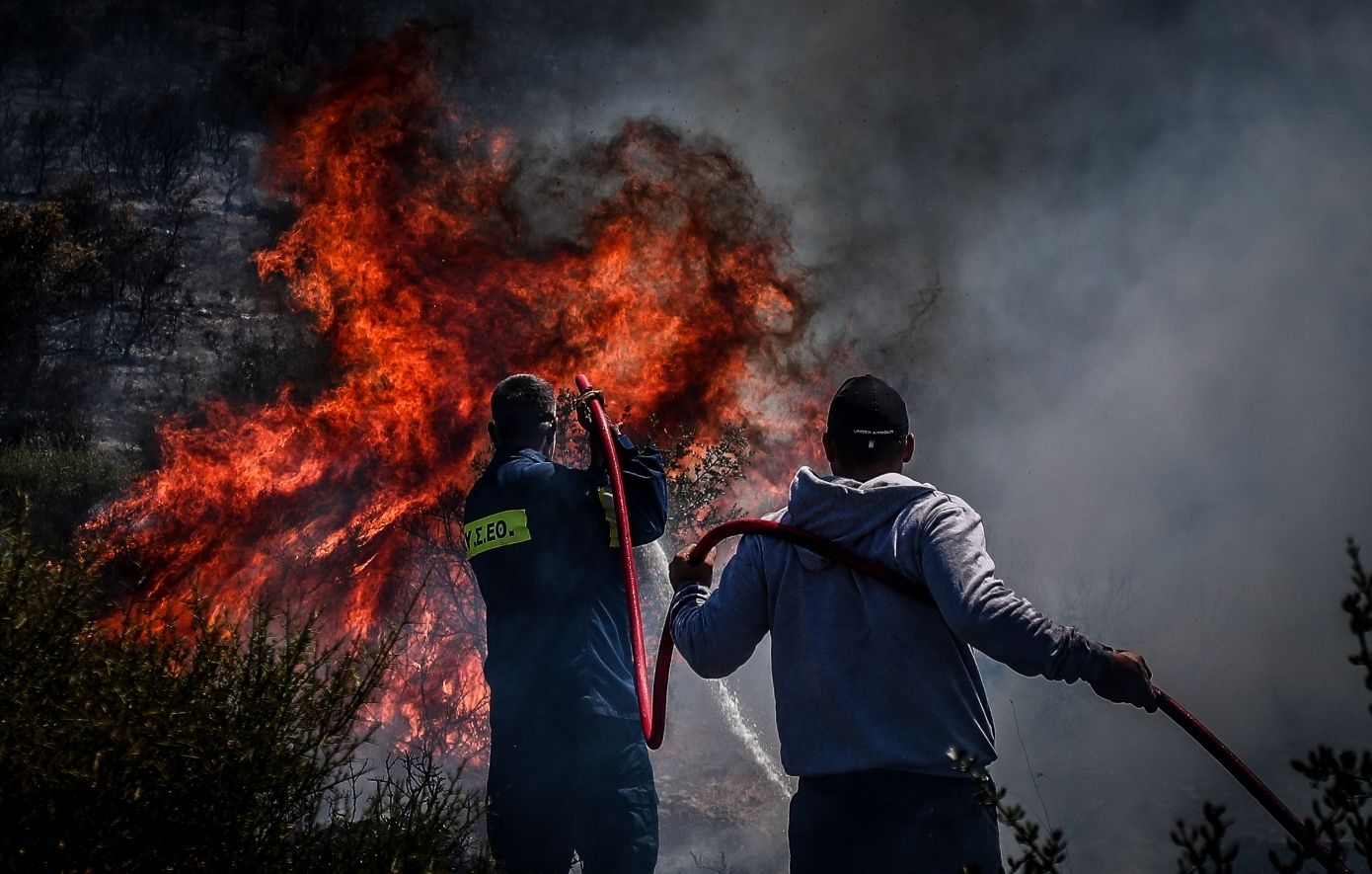 Φωτιά στην Κορινθία: Μεγάλη κινητοποίηση της Πυροσβεστικής στη Βελίνα