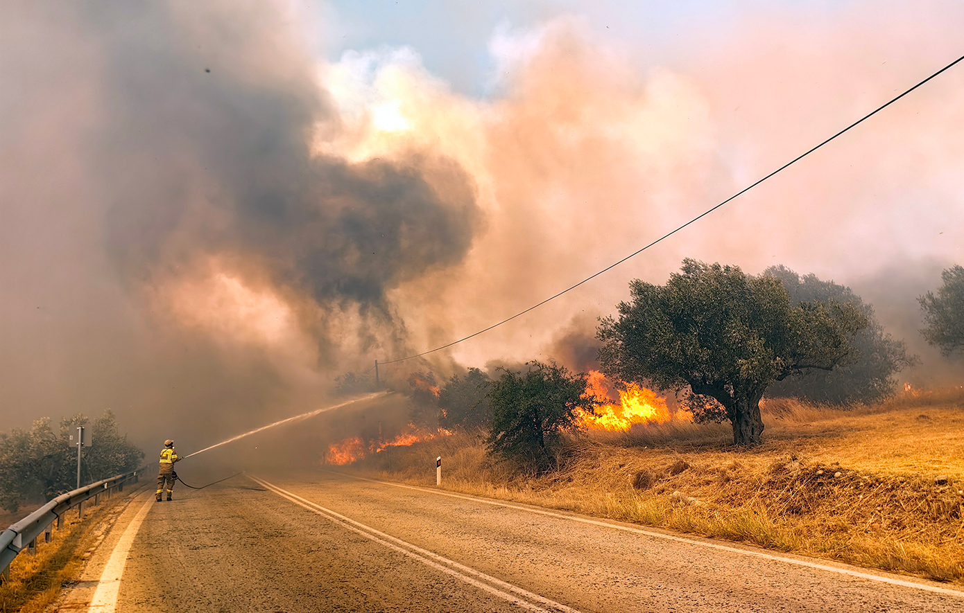 Φωτιά σε δασική έκταση στη Μακρυκάπα της Εύβοιας – Το 112 «χτύπησε» προς Ψαχνά