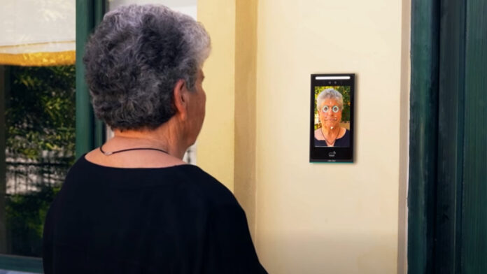 Οι γιαγιάδες της Κρήτης επιστρέφουν και τα βάζουν με το «χαζοGPT» σε βίντεο