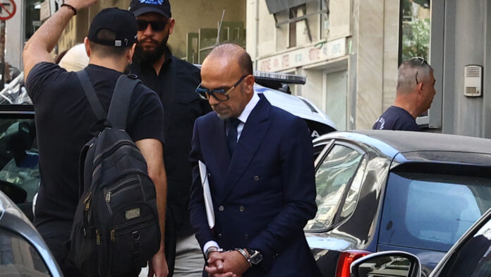 Γιώργος Μαζωνάκης: Τα ακριβά ρολόγια, τα custom made κοστούμια και οι καταγγελίες για το ιατρείο στο Κολωνάκι