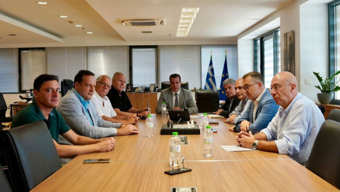 Θ. Πλεύρης: Η μεταφορά μεταναστών από την Κρήτη στη Σάμο αφορά μόνο την καταγραφή