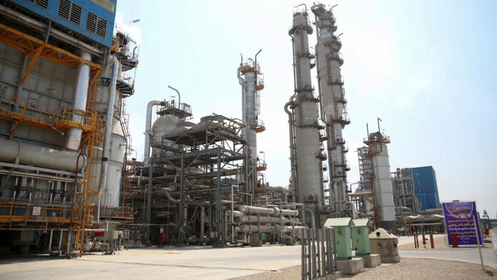 Chevron και Eni επιστρέφουν στο πετρέλαιο της Βενεζουέλας – Επενδύσεις δισεκατομμυρίων και στόχος για αύξηση της παραγωγής