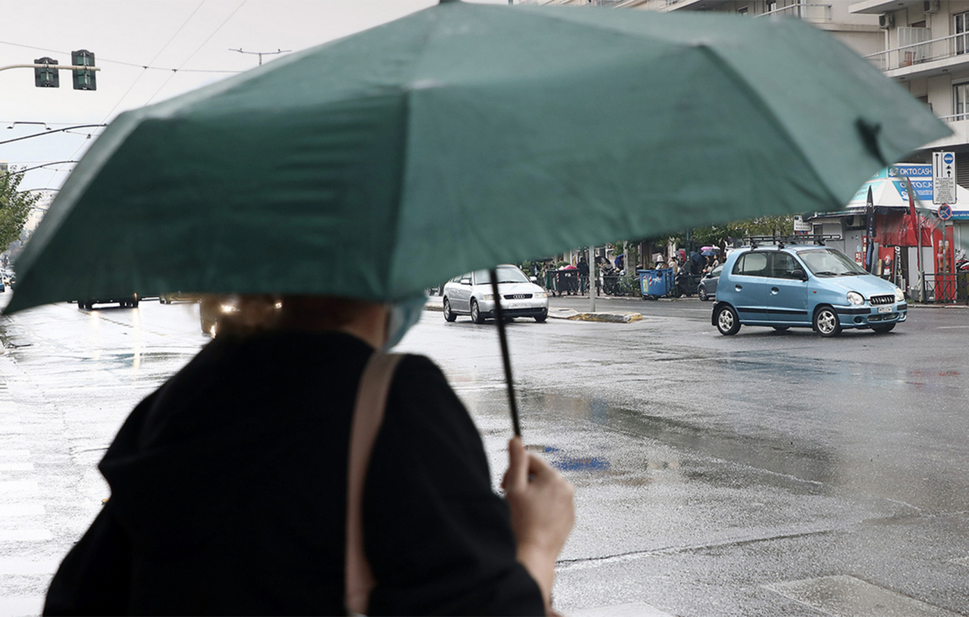 Καιρός από αύριο: Πέφτει η θερμοκρασία και έρχονται βροχές