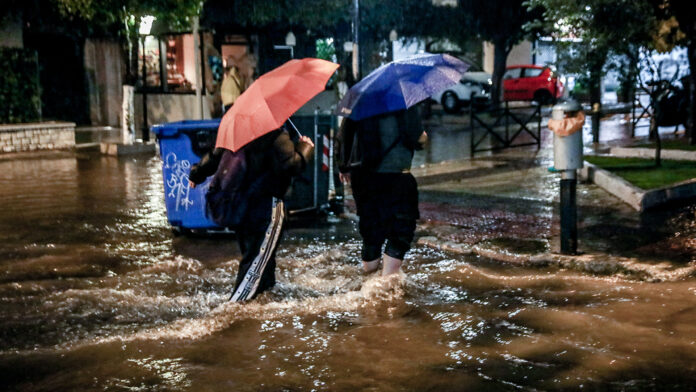 Γιώργος Τσατραφύλλιας: Προειδοποιεί για «Βροχή ίση με δύο ή και περισσότερους Οκτώβρηδες»
