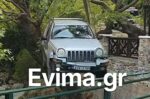 Αυτοκίνητο έπεσε σε ποτάμι στην Κάρυστο – βίντεο