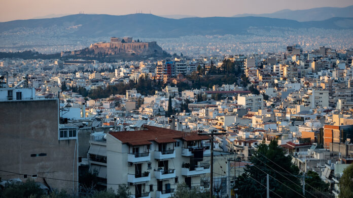 Ακίνητα: Γκάζι στις γονικές παροχές, φρένο στους φόρους μεταβίβασης