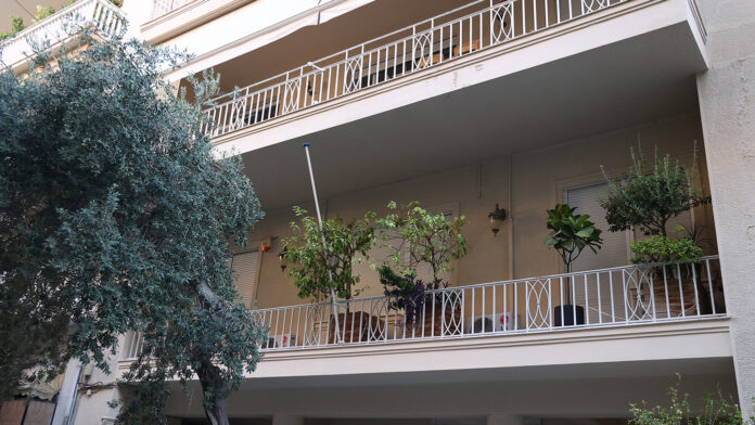 Ιατρείο στο Κολωνάκι: Είχε άδεια παθολογικού ιατρείου, δεν είχε απιδινωτή και άδεια για τα μηχανήματα πλασμαφαίρεσης