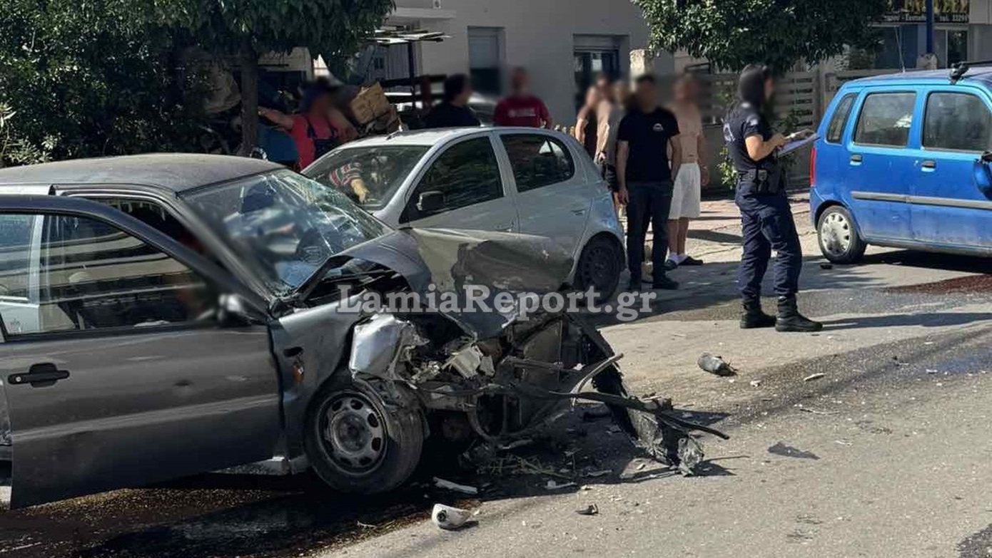 Μεθυσμένος οδηγός στη Λαμία συγκρούστηκε μετωπικά με άλλο όχημα και προσπάθησε να διαφύγει – Βίντεο