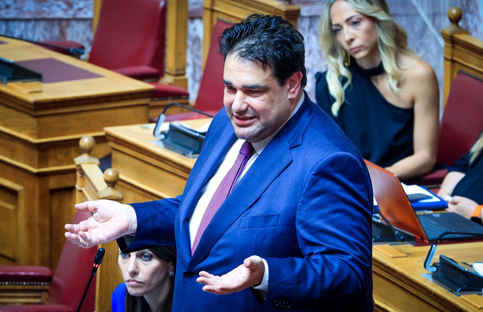 Νομοθετικές βελτιώσεις από Λιβάνιο για το νέο σύστημα επιλογής προϊσταμένων στη Βουλή
