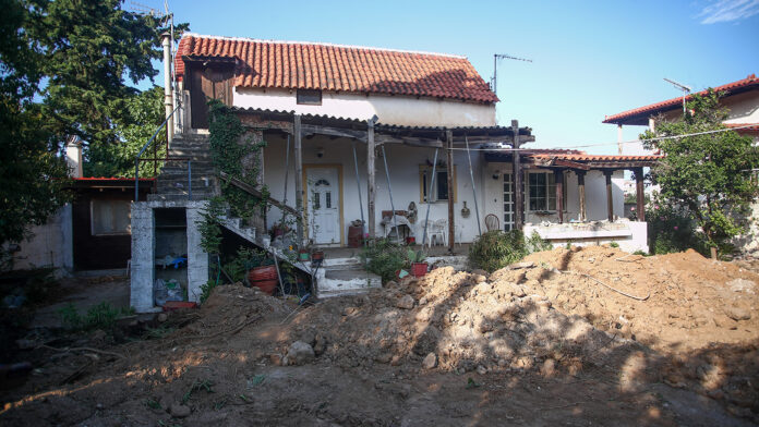 68χρονη από τον Μαραθώνα ομολόγησε ότι έθαψε τη μητέρα της για τη σύνταξη: Τι λέει για τα προσωπικά θέματα