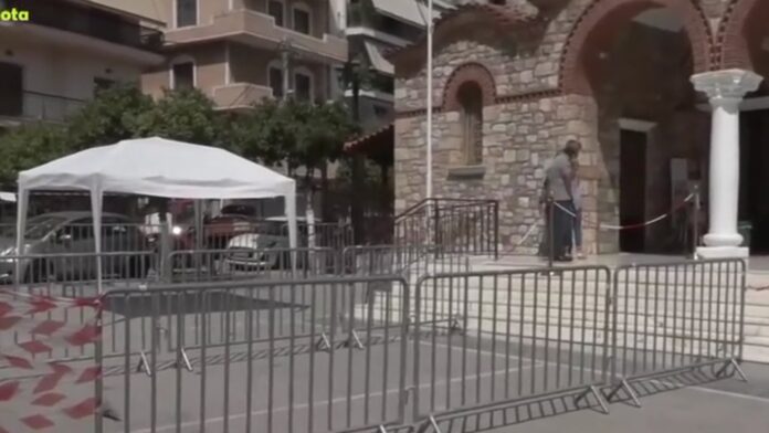 Γιώργος Μαζωνάκης: Οι διευκρινίσεις της οικογένειας για την εξόδιο ακολουθία της Δευτέρας – Σε στενό οικογενειακό κύκλο η ταφή
