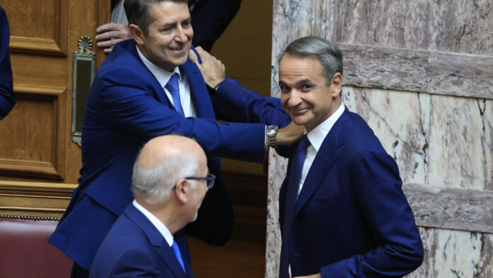 Συνταγματική Αναθεώρηση: Πέρασαν οι προτάσεις της ΝΔ στη Βουλή – Τι αλλάζει σε πανεπιστήμια, Δικαιοσύνη και πολιτικό σύστημα