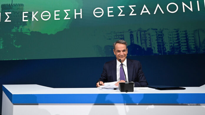 Κυβέρνηση σε θέση μάχης από τη Θεσσαλονίκη, τελευταίες πινελιές στις εξαγγελίες Μητσοτάκη