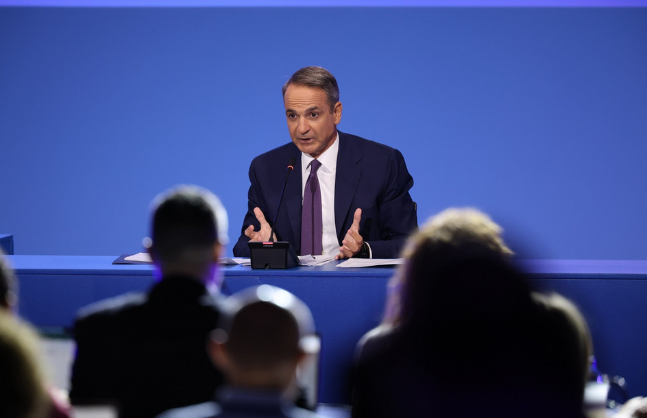 Μητσοτάκης: Μου ζητάτε να παραιτηθώ;
