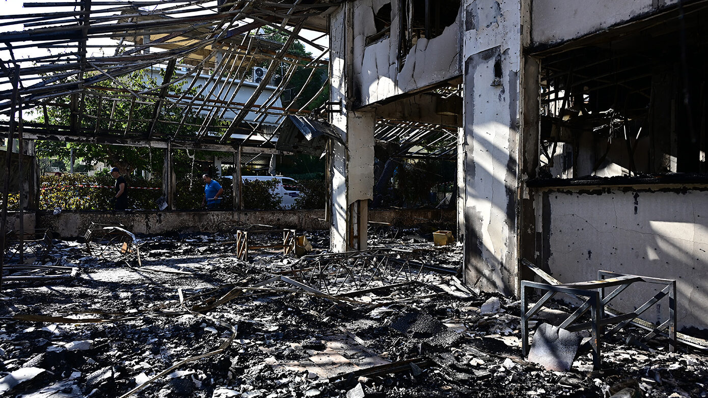 Νέα Ιωνία: Η φωτιά στο καφέ με «άρωμα νύχτας» – Τι ερευνά το ελληνικό FBI και το «αμαρτωλό» παρελθόν του καταστήματος
