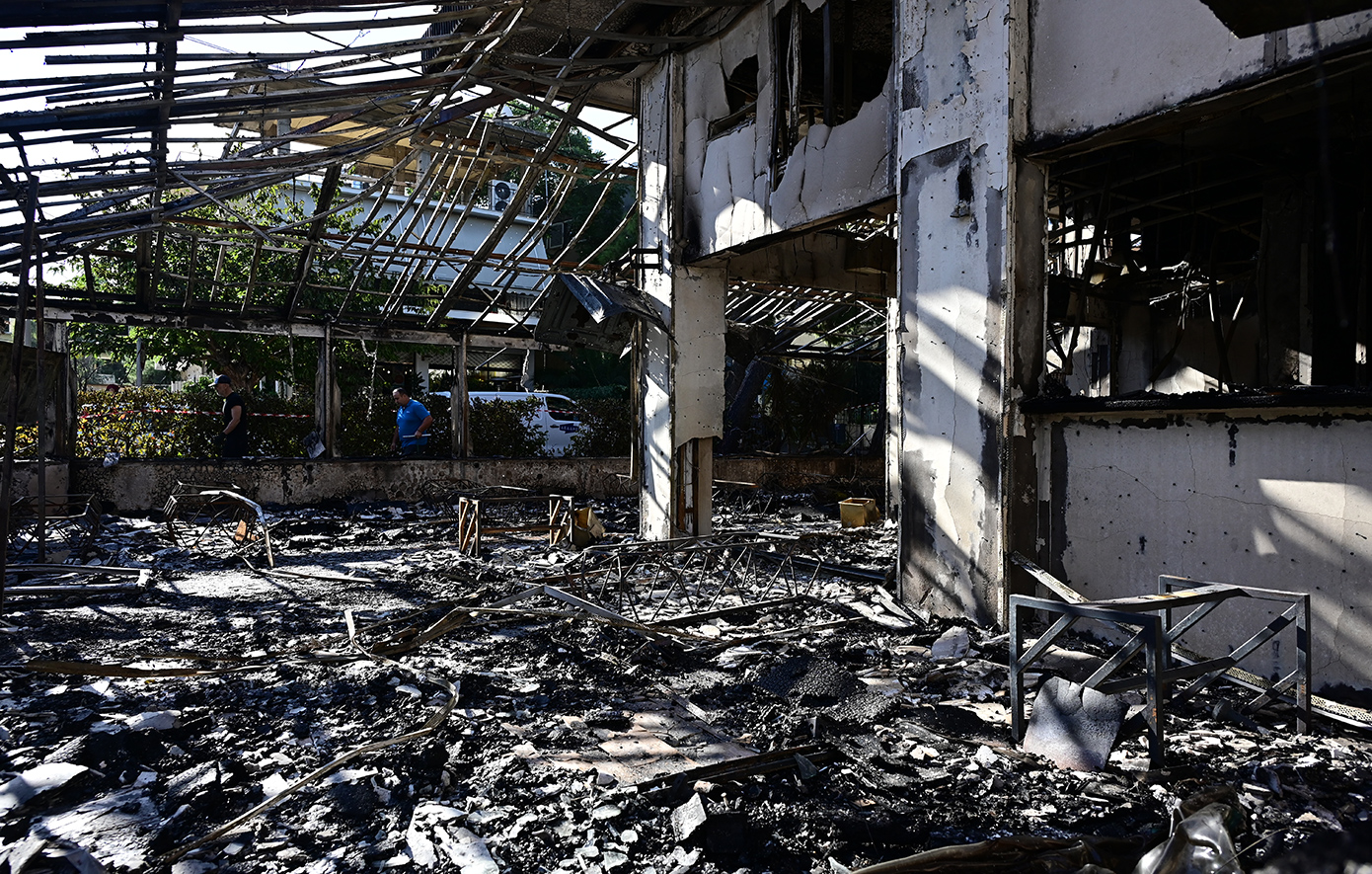 Νέα Ιωνία: Η φωτιά στο καφέ με «άρωμα νύχτας» – Τι ερευνά το ελληνικό FBI και το «αμαρτωλό» παρελθόν του καταστήματος
