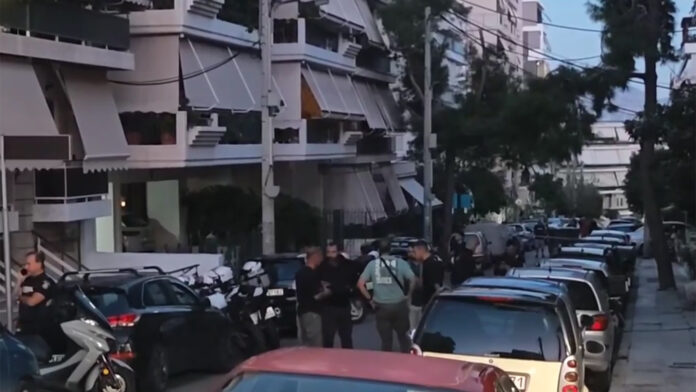 Νίκαια: Οι μαρτυρίες των γειτόνων για τη γυναίκα που «τρεις μέρες ούρλιαζε» και η στιγμή που τελειώνει το θρίλερ