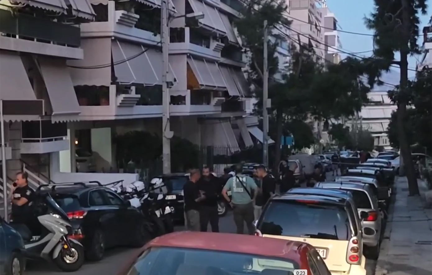 Νίκαια: Οι μαρτυρίες των γειτόνων για τη γυναίκα που «τρεις μέρες ούρλιαζε» και η στιγμή που τελειώνει το θρίλερ