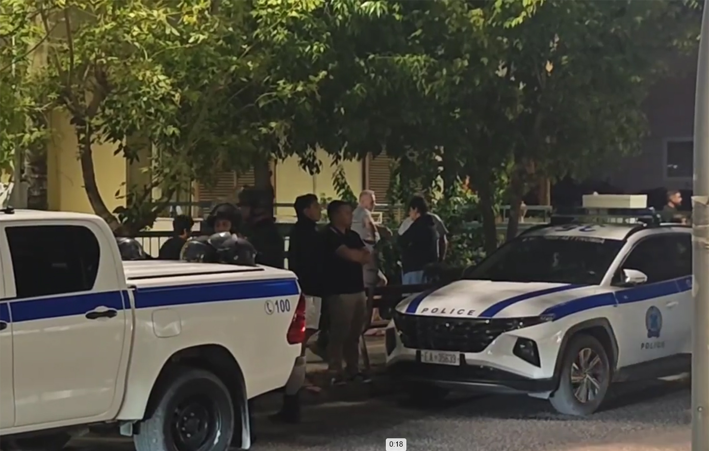 Νίκαια: Η Αστυνομία μπήκε στο διαμέρισμα όπου ο 49χρονος κρατούσε όμηρο τη σύζυγό του