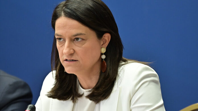 Υπουργείο Εργασίας: Ολοκληρωμένο στρατηγικό σχέδιο για περισσότερες και ποιοτικότερες θέσεις εργασίας – Ιστορικό χαμηλό ανεργίας