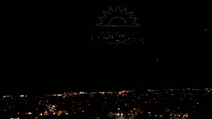 ΠΑΣΟΚ: Drones show στο Ηράκλειο με τον ήλιο και remix της Carmina Burana