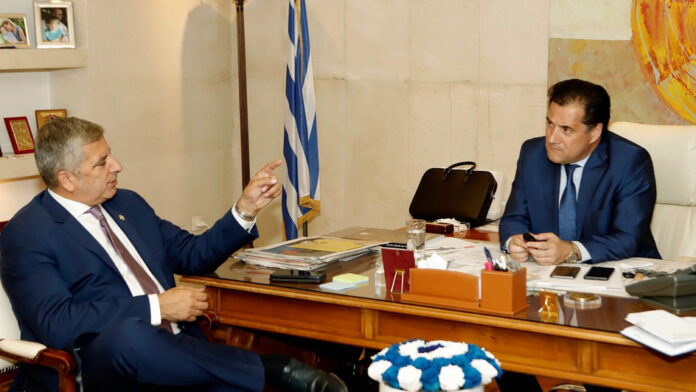 Άδωνις Γεωργιάδης: Στην Αρχή Διαφάνειας τα στοιχεία για τον Πατούλη – Το MedWatch εντόπισε οδοντιατρεία με botox