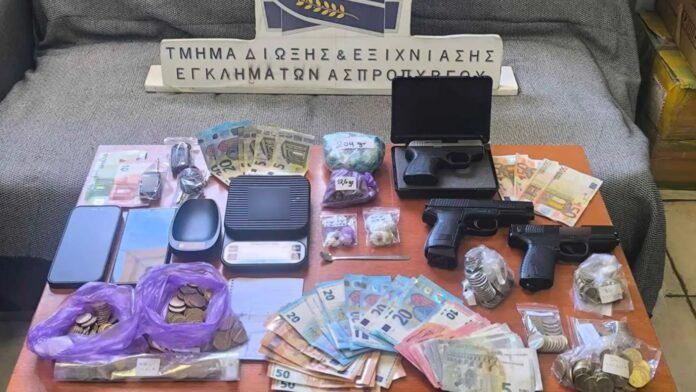 Περιστέρι: Συνελήφθη 33χρονος για ναρκωτικά, όπλα και πλαστά χαρτονομίσματα