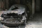 Πυρκαγιά σε πυλωτή πολυκατοικίας στου Ζωγράφου: Αυτοκίνητο κάηκε ολοσχερώς, το εύρημα που δείχνει εμπρησμό