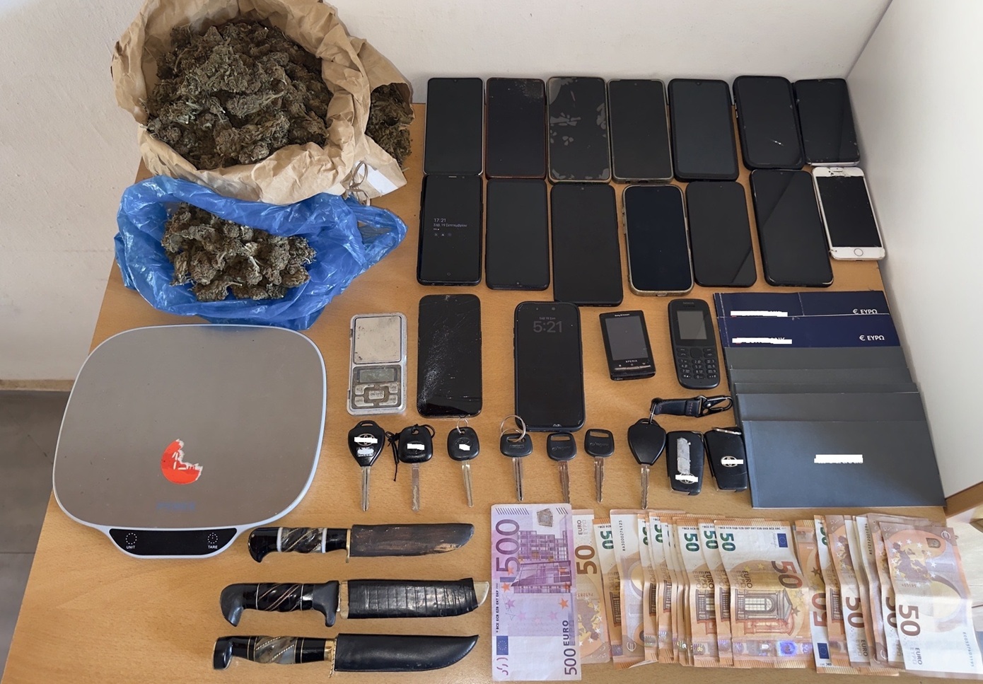 Δέκα συλλήψεις για εγκληματική ομάδα στο Μυλοπόταμο με απάτες σε κτηνοτροφικές επιδοτήσεις και διακίνηση ναρκωτικών