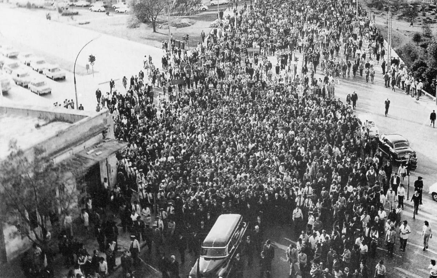 Η κηδεία του Σεφέρη που μετατράπηκε σε διαδήλωση κατά της χούντας | Σαν σήμερα 20 Σεπτεμβρίου