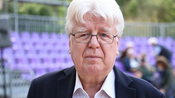 Σιακαντάρης της ΕΛΑΣ απαντά στην Αναστασίου για τα βραχιόλια της γιαγιάς της: «Σε λίγο θα έρθει ο Κουτσούμπας να μας πάρει τα σπίτια, ήμαρτον»
