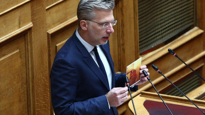 Άκης Σκέρτσος: Έγινε η Ελλάδα «Βουλγαρία» στους μισθούς; Η απάντηση είναι όχι