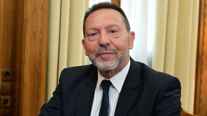 Στουρνάρας: Φρένο στις εσπευσμένες αποφάσεις για τα επιτόκια της ΕΚΤ