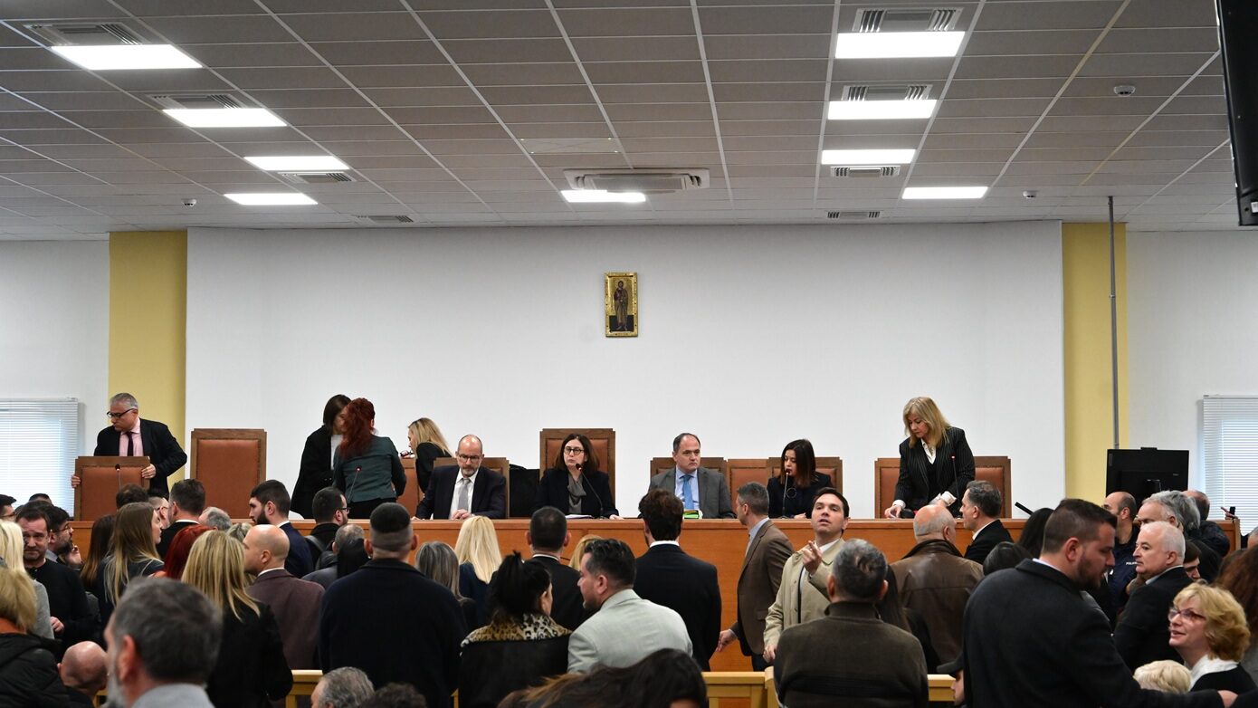 Δίκη Τεμπών: Να σταματήσει η ατιμωρησία – Κραυγή για δικαιοσύνη από τέσσερις οικογένειες θυμάτων