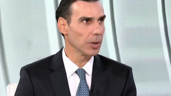 Θεμιστοκλέους για το ιατρείο όπου πέθανε ο Γιώργος Μαζωνάκης: Δεν υπάρχει κενό νόμου – Τα μηχανήματα λειτουργούσαν παράνομα