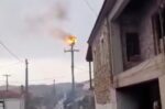 Κεραυνός έπεσε σε κολώνα ρεύματος με φωλιά πελαργών – βίντεο