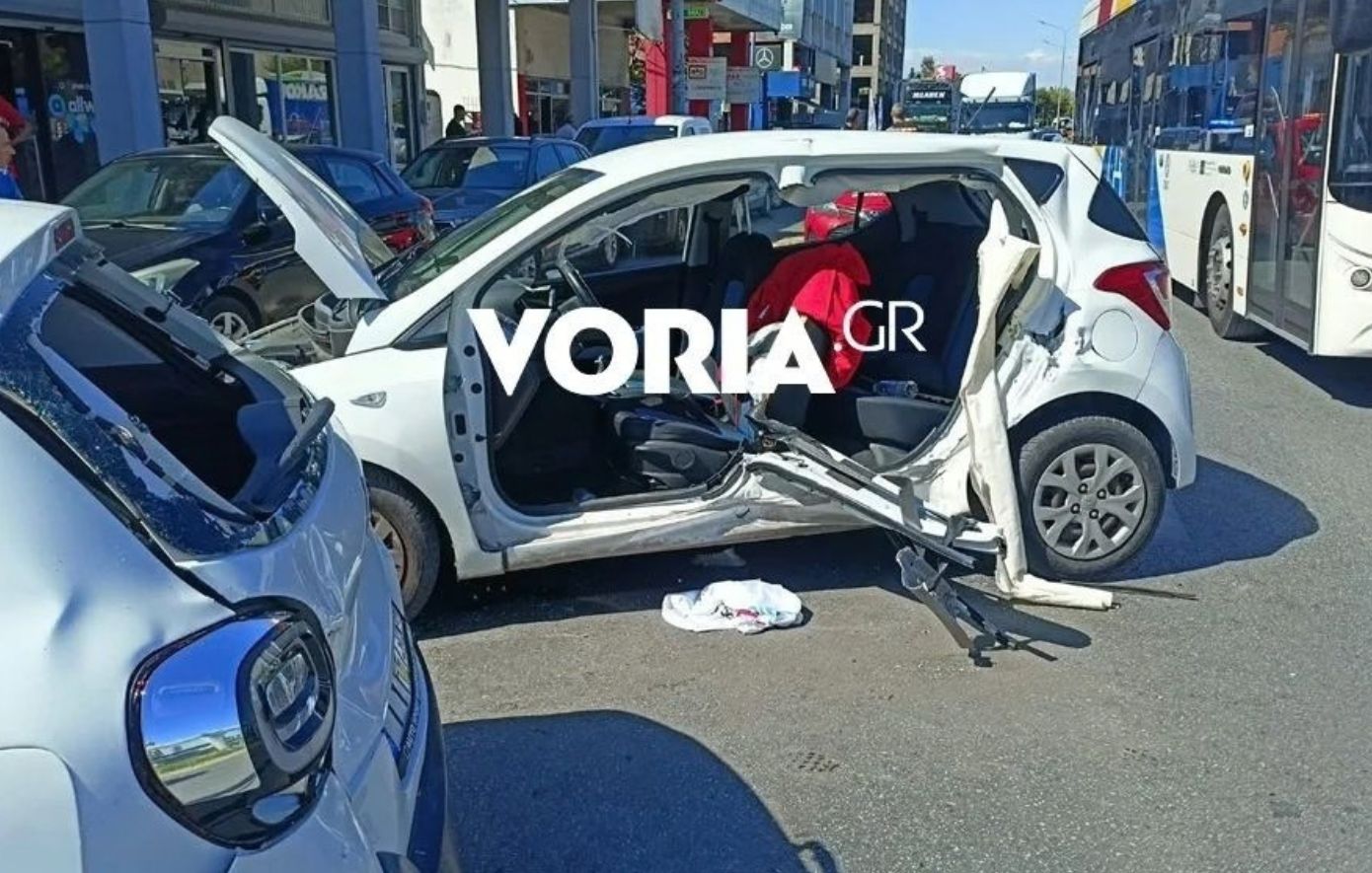 Θεσσαλονίκη: 30χρονος έπαθε επιληπτική κρίση, έχασε τον έλεγχο του ΙΧ και παρέσυρε 4 οχήματα