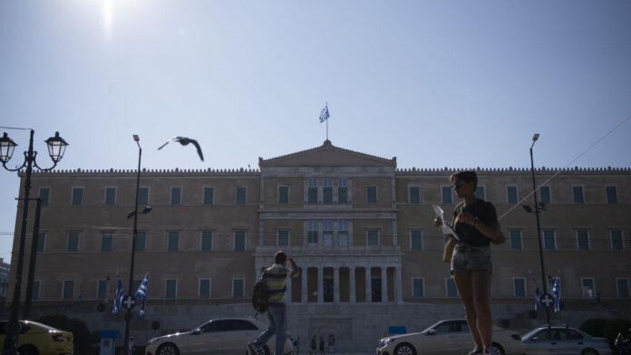 Γόνοι γνωστών πολιτικών οικογενειών ετοιμάζονται να κατέβουν υποψήφιοι στις εθνικές εκλογές του 2027