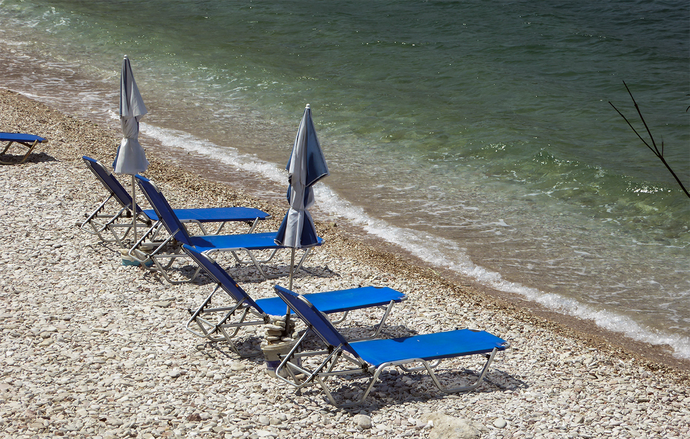 Θανάσιμος ξυλοδαρμός στη Βουλιαγμένη για μία ξαπλώστρα: Ελεύθεροι οι δύο κατηγορούμενοι