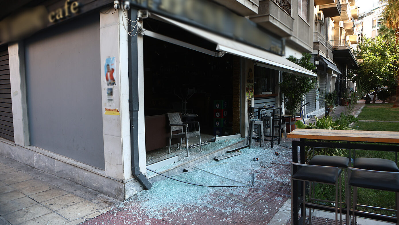 Διπλή επίθεση με χειροβομβίδες: Το πρόσωπο μέσα από τις φυλακές που «βλέπει» το ελληνικό FBI