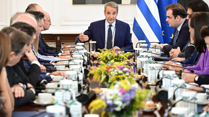 Μητσοτάκης: Τέσσερα νέα μέτρα – Επιδότηση 20 λεπτών στο diesel, έως 120 δόσεις και πετρέλαιο θέρμανσης κάτω από 1,75