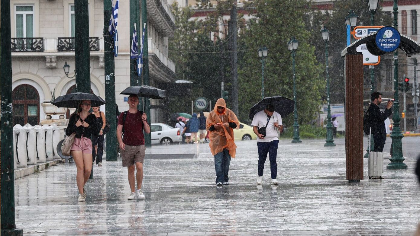Καιρός: Νέα ψυχρή εισβολή το Σαββατοκύριακο – Πότε χτυπά την Αττική, πού έρχονται καταιγίδες και πόσο πέφτει η θερμοκρασία
